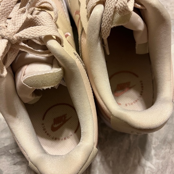 ⭐️NWOT Nike court vision low sneakers/tennis shoes in pearl white… - Picture 7 of 11